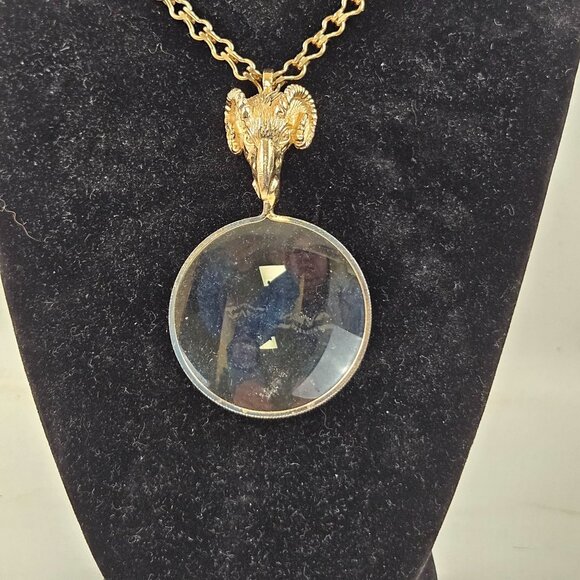 Accessocraft NYC Ram Head Magnifying Glass Pendant Necklace Gold Tone Vintage - Picture 1 of 10